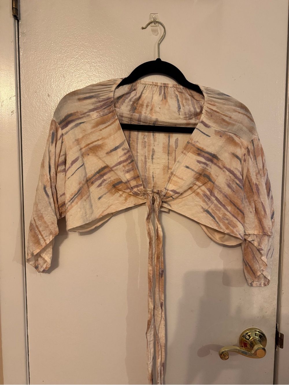 Tie-Front Cropped Women's shirt in Neutral Stripe